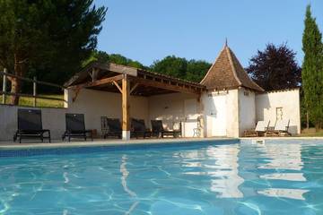 Location de vacances pour 14 personnes, avec jardin à Montcaret