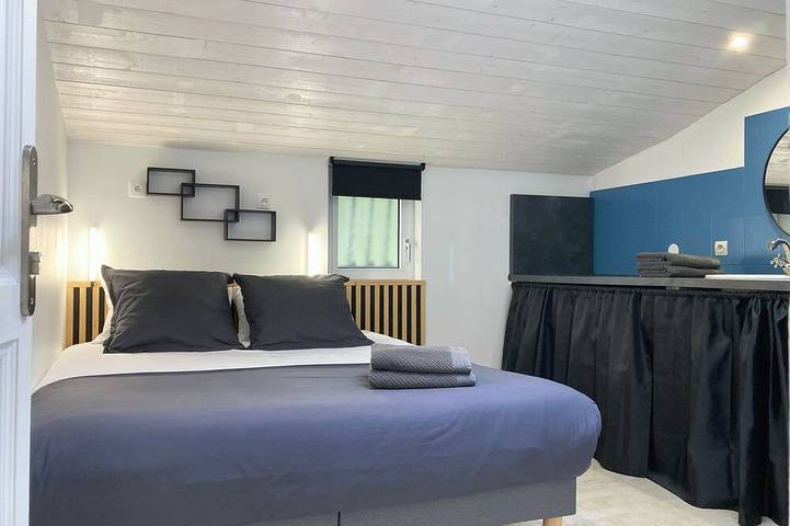 Location de vacances pour 14 personnes, avec jacuzzi ainsi que jardin et terrasse à Nueil-les-Aubiers - 4