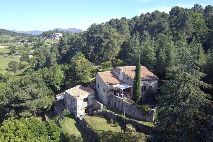 Location de vacances pour 10 personnes, avec jardin à Sanilhac