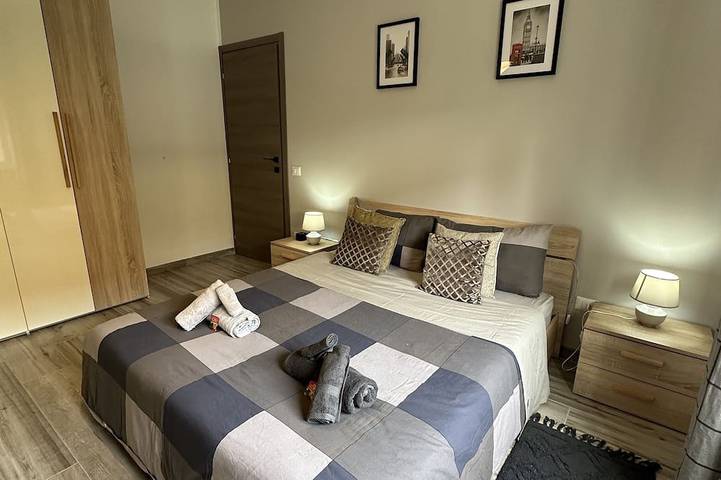 Appartement entier, Beau, Moderne et Calme. Proche Centre, Parfait pour 4. Parking, Netflix in Arona (Lago Maggiore), Commune de Arona