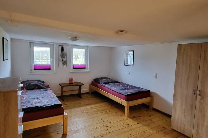 Ganze Wohnung, Geräumige Ferienwohnung mit 2 Schlafzimmern, Terasse, Silbersee in der Nähe in Frielendorf, Knüllgebirge