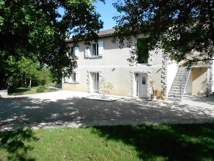 Gîte pour 10 personnes, avec jardin et terrasse - 1