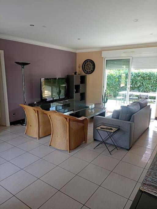 Location de vacances pour 2 personnes, avec vue et jardin à Saint-Branchs - 3