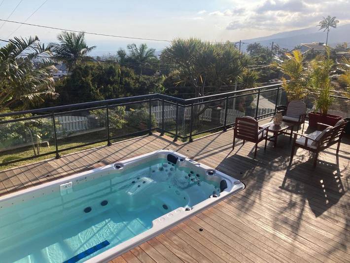Villa pour 6 personnes, avec piscine et jardin ainsi que terrasse et jacuzzi