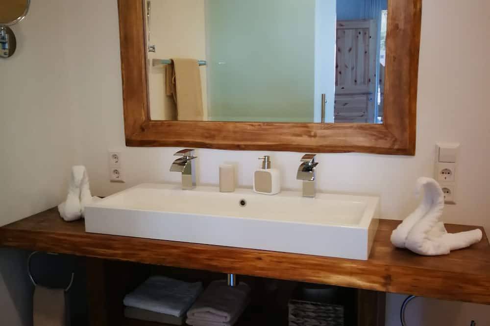 Ganze Wohnung, Neu! exklusive gemütliche Ferienwohnung mit Kachelofen in Enzklösterle, Nordschwarzwald