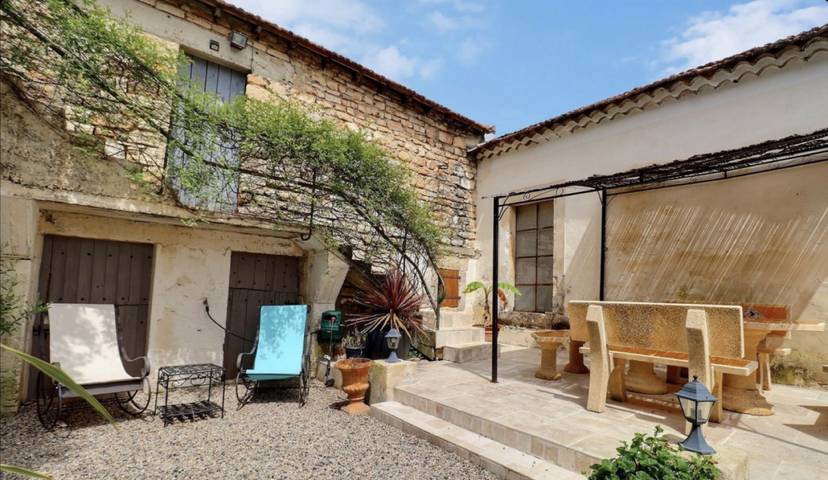Ferienwohnung für 6 Personen, mit Garten und Balkon, mit Haustier in der Ardèche