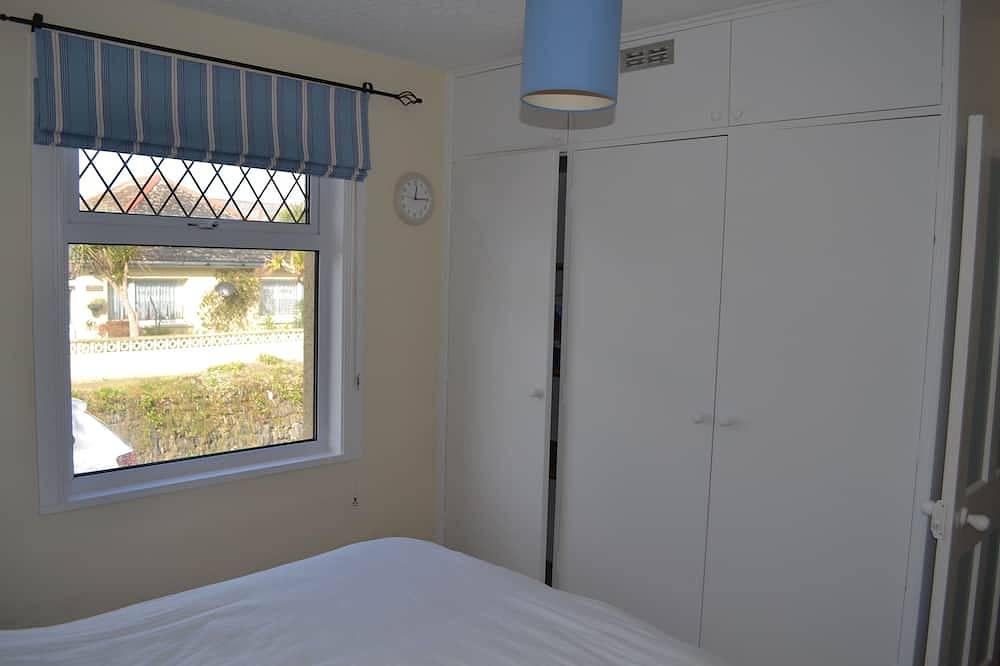 4 Bedroom house situated only 100 meters from the Sandy Beach in Trevone in Trevone, Cornwall