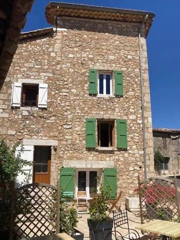 Gîte pour 6 personnes, avec terrasse, animaux acceptés à Baudinard-sur-Verdon