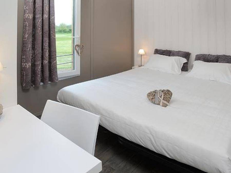 Village Vacances Bel-Air Village Les Demeures du Lac - Mobilheim 4 personen - Cottage Premium 2 Zi 4 Personen Anreise Samstag in Saint-Rémy-sur-Durolle, Regionaler Naturpark Livradois-Forez