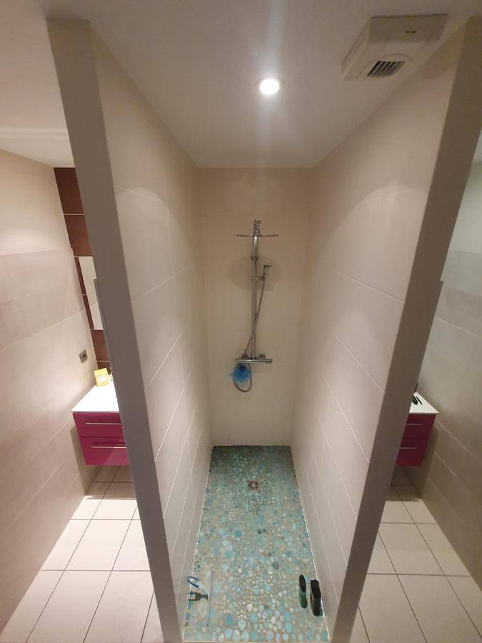 Chambre d’hôte pour 6 personnes, avec jardin et vue ainsi que piscine et terrasse dans la Loire - 2