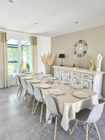 Gîte pour 13 personnes, avec jardin et terrasse à Tiffauges