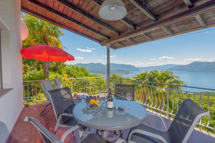 Ferienhaus für 9 Personen, mit Balkon und Garten sowie Ausblick und Seeblick