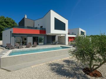 Ferienhaus für 7 Personen, mit Pool und Garten sowie Terrasse in Marčana