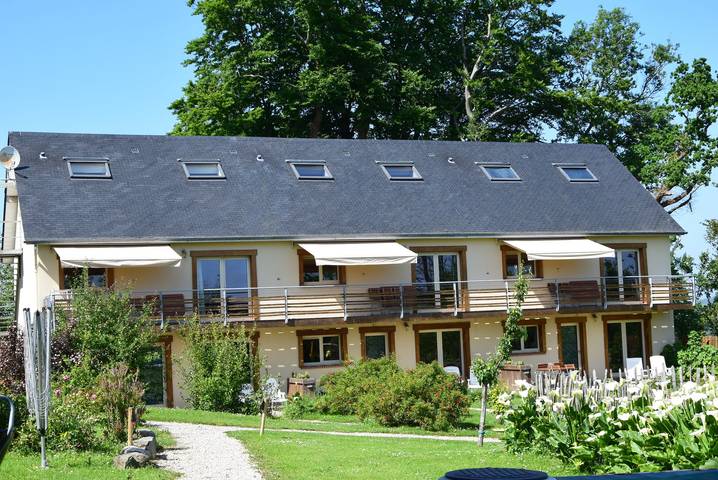 Gîte pour 4 personnes, avec piscine à Vittefleur