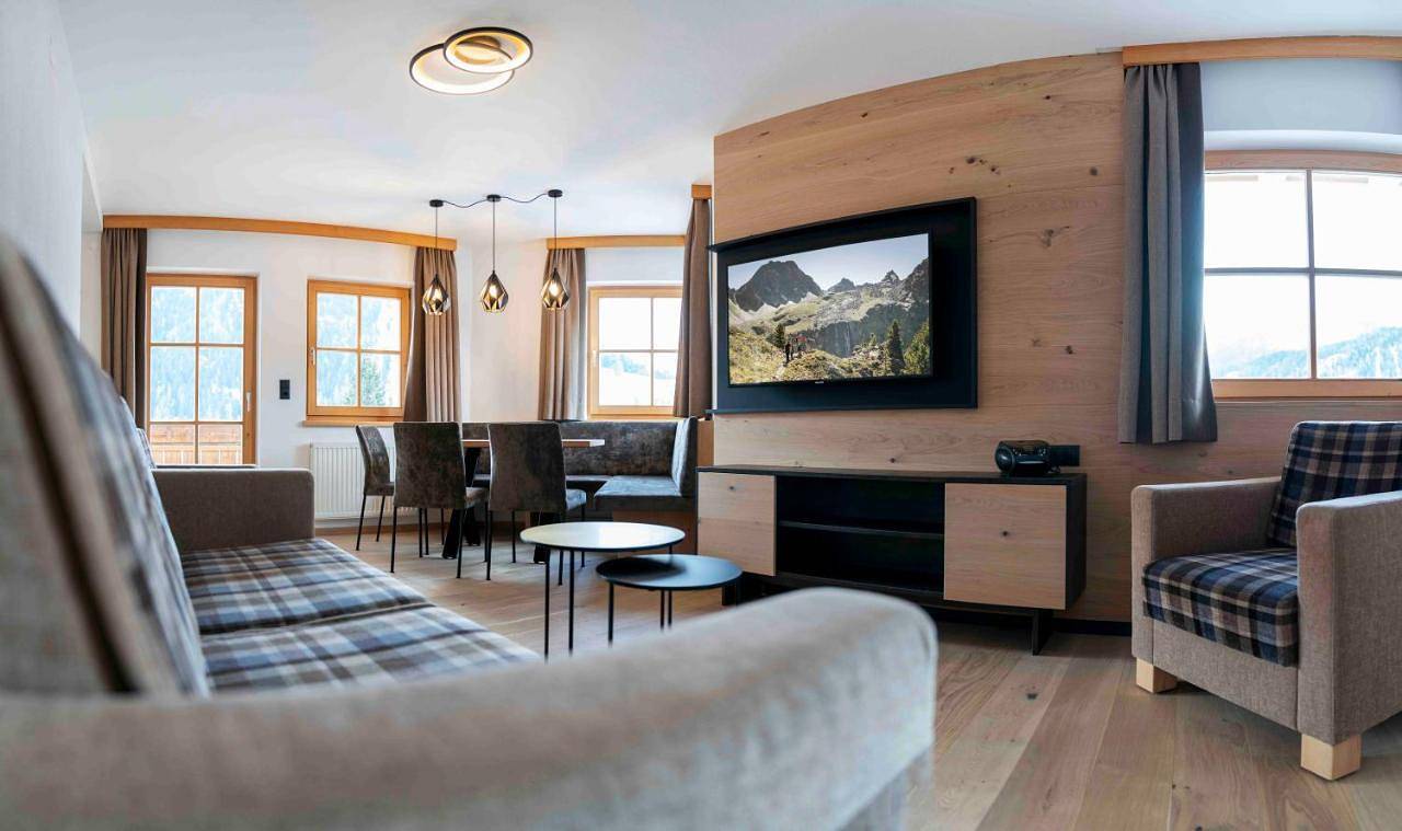 Ganze Wohnung, Two-Bedroom Apartment with Balcony - Vergissmeinnicht in Nauderer Berge, Nauders