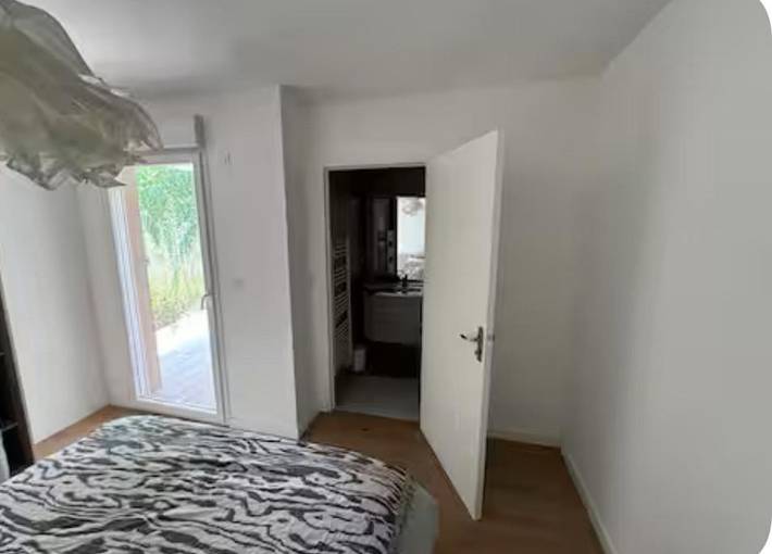 Gîte pour 5 personnes, avec jardin à Charbonnières-les-Bains - 2