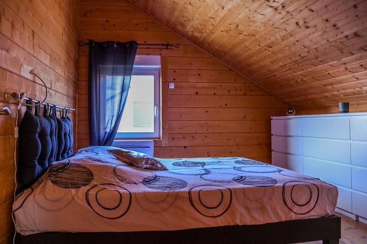 Insolite Maison Bois Wifi Netflix Coeur de L'argonne et Batailles de Verdun in Chaudefontaine, Marne