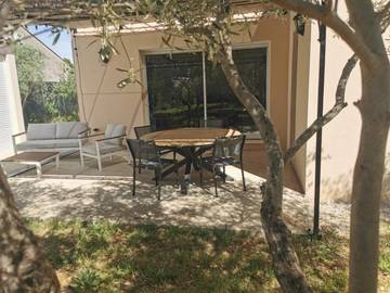 Location de vacances pour 4 personnes, avec jardin à Saint-Jean-de-Fos
