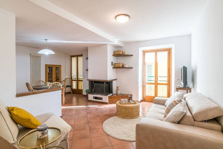 Appartement entier, Appartement de vacances pour 5 personnes avec balcon/terrasse in Dongo, Lac de Côme