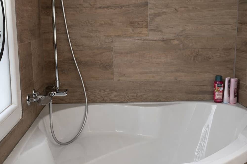 Modern Eriswil Studio w/ Cinema, Bathtub & Parking in Eriswil, Kanton Bern