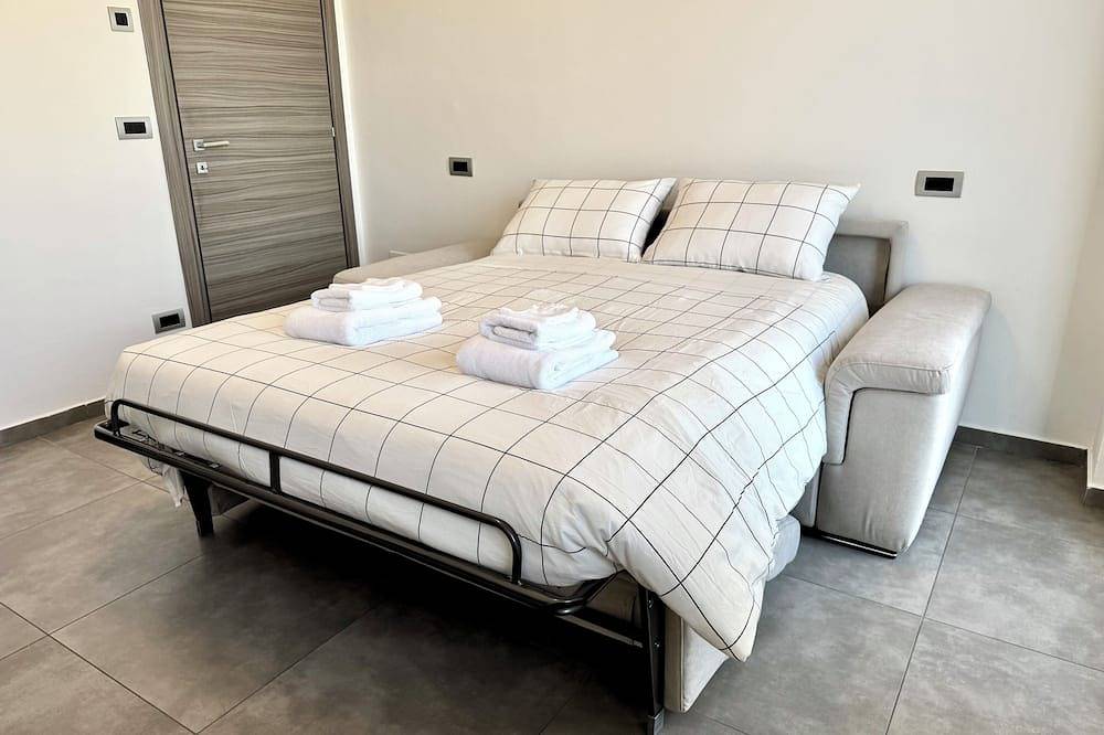 Entire apartment, Cuneo Center-Modern two-room apartment with panoramic view in Cuneo, Cuneo Province