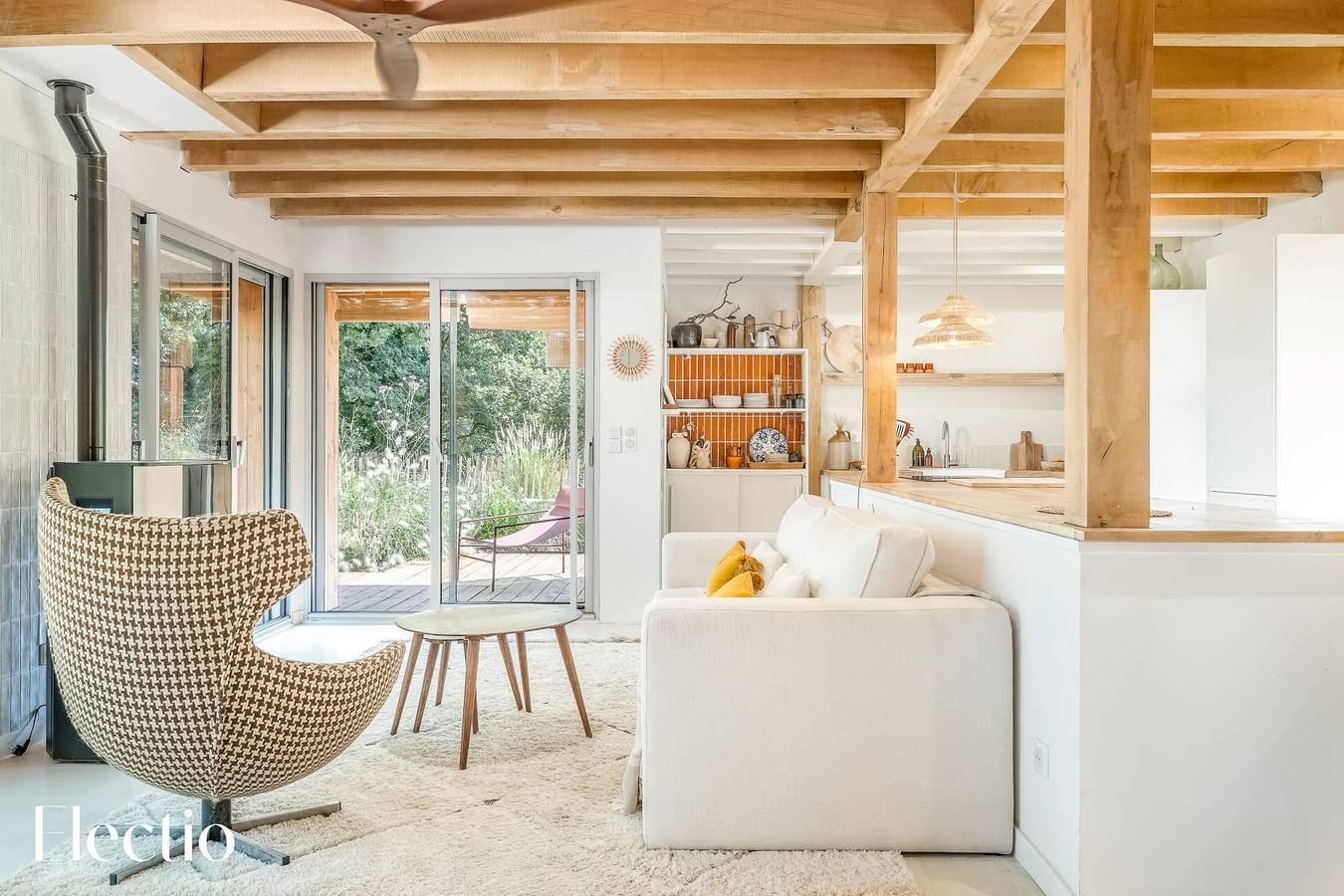 Entire holiday apartment, Cabane d’Ismou | Piscine & Design bois in La Roque-d'Anthéron, Aix-en-Provence region