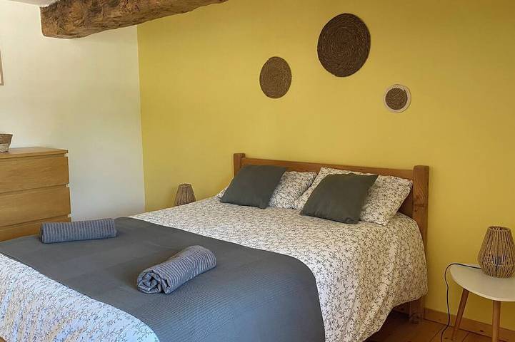 Gîte pour 5 personnes, avec piscine et jardin à Champagne-et-Fontaine - 4