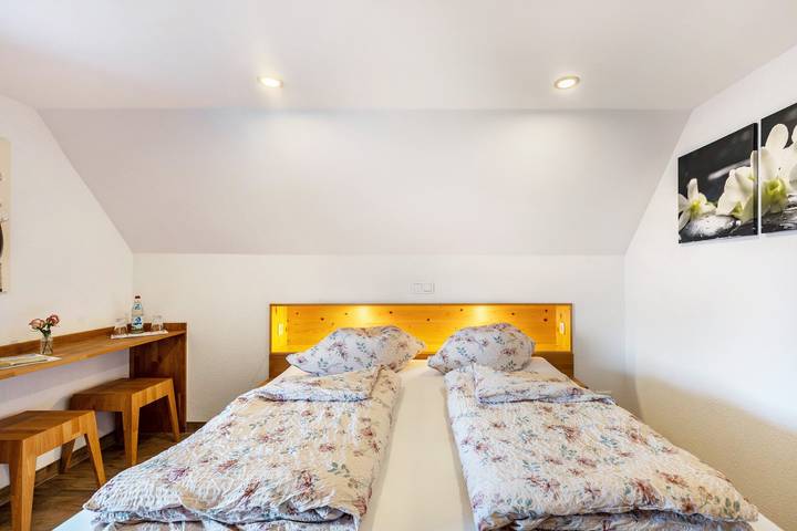 Ferienwohnung für 2 Personen, mit Balkon und Sauna sowie Garten in Grafenhausen - 4