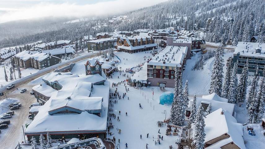 Chalet for 12 people, with hot tub and balcony in Big White