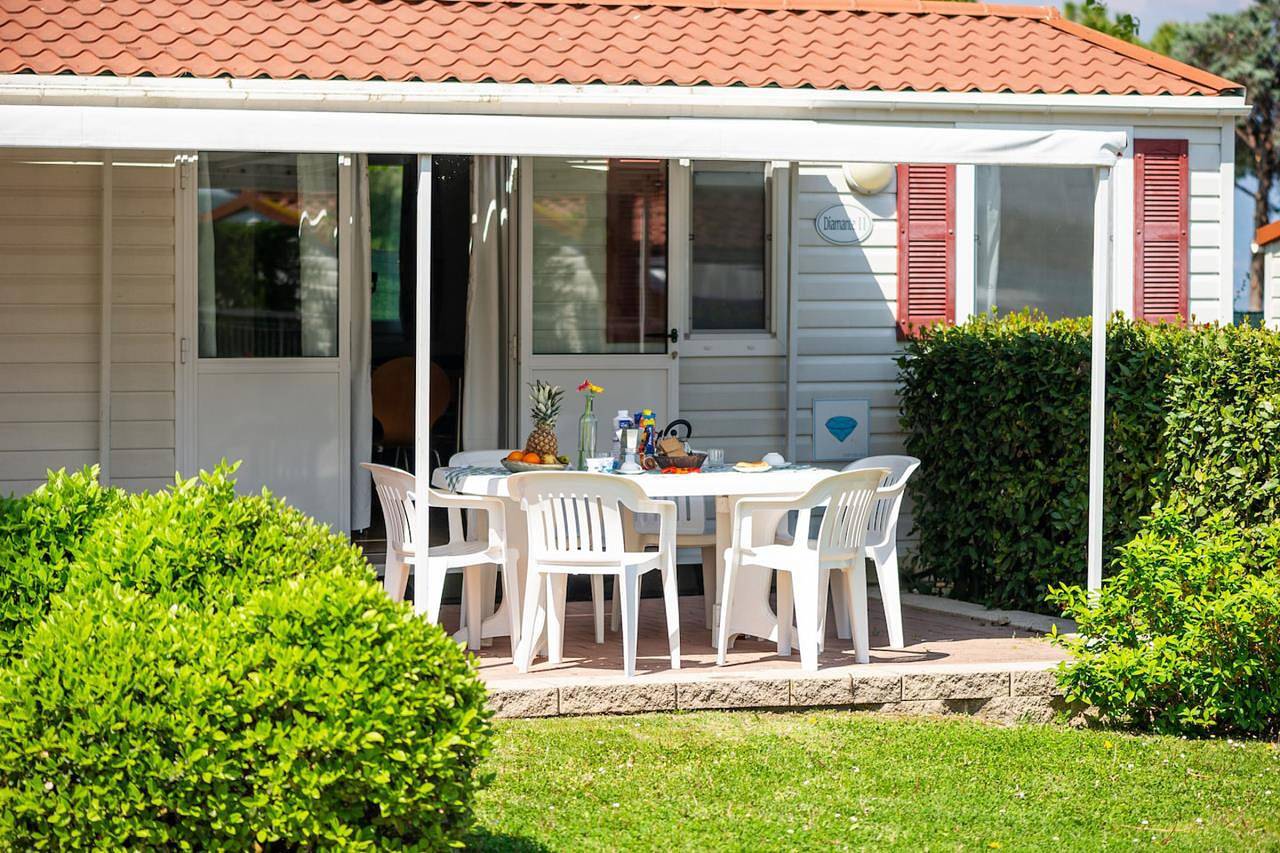 Feriendorf Benedetto Mobilhome Diamante für 6 Personen in San Benedetto (Peschiera del Garda), Peschiera del Garda