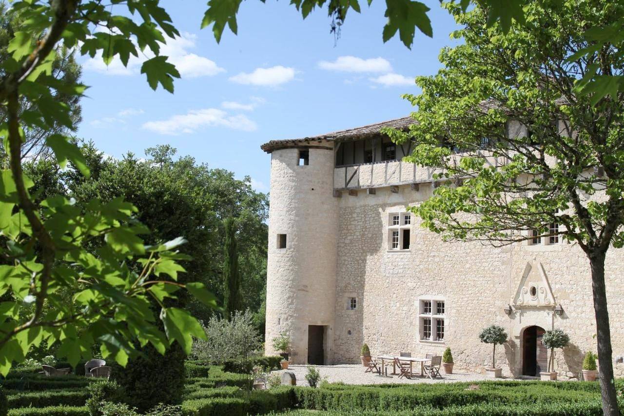 Small Twin Room in Castelnau-de-Montmiral, Région d'Albi