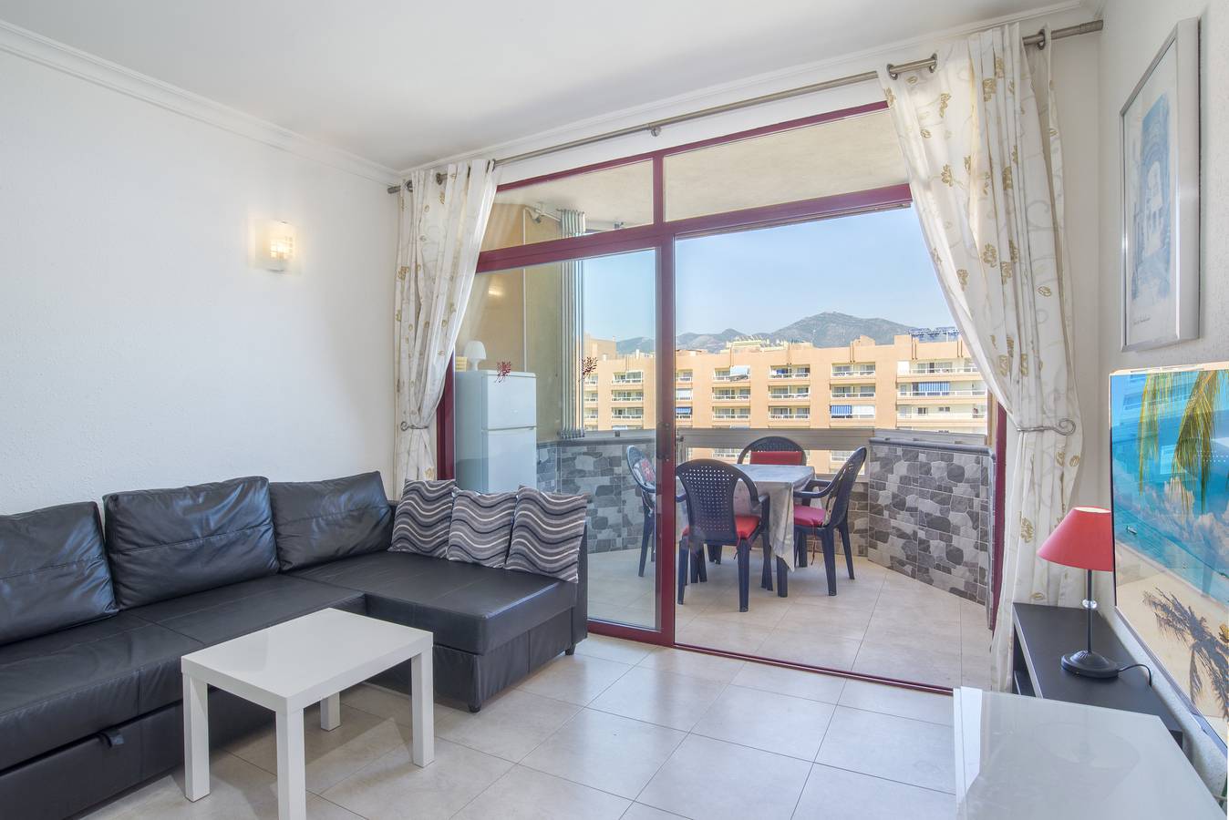 Entire apartment, Apartment "Stunning Marina View" with Mountain View, Wi-Fi, Garden & Terrace in Fuengirola Centre, Fuengirola