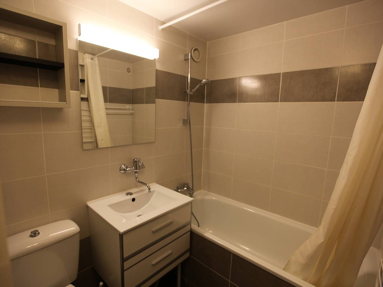 Monolocale intero, Cosy Studio for 3 in Quiet Area with Balcony, Tv, Wifi, and Great Mountain Views in Morzine, Les Portes du Soleil