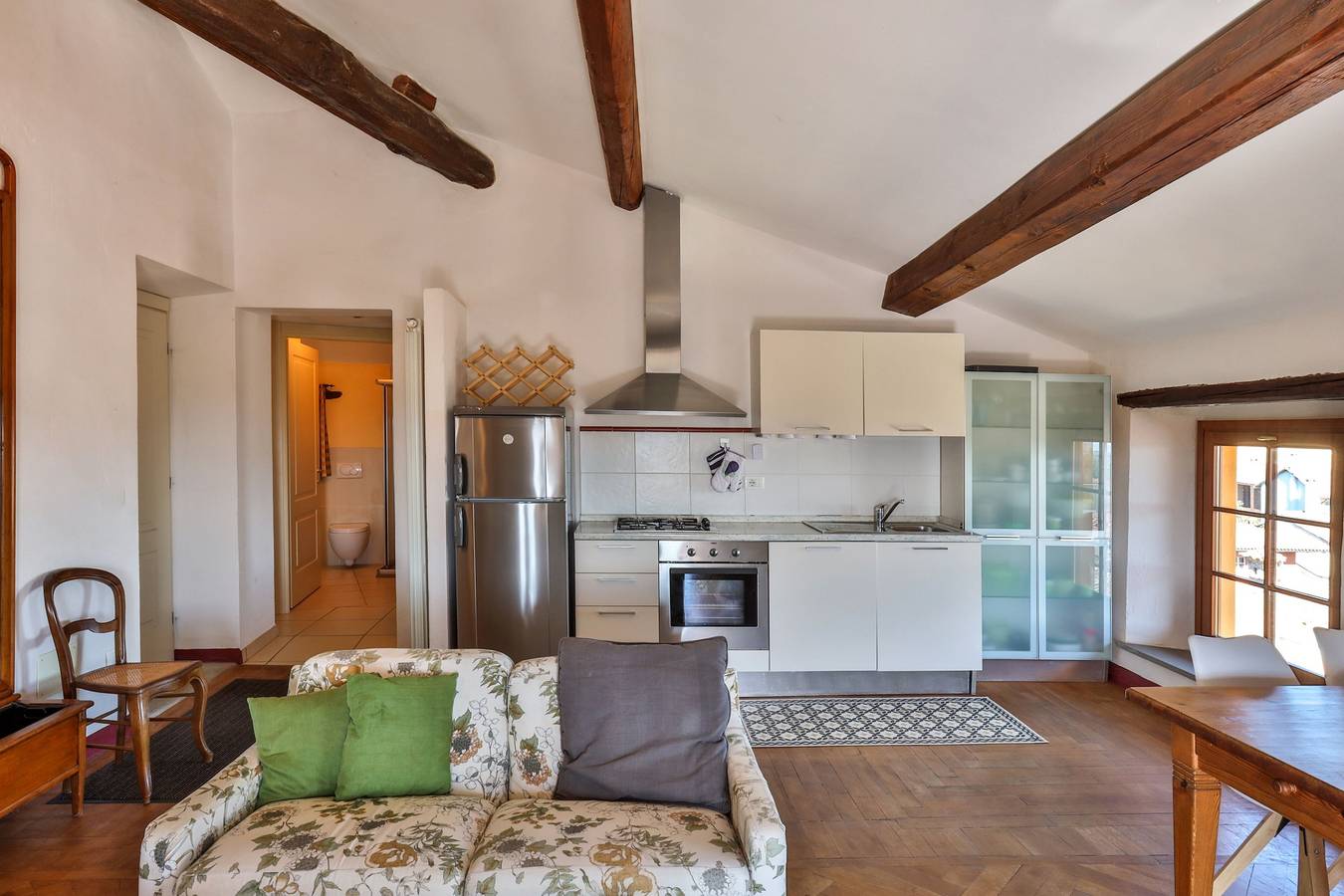 Geheel vakantieappartement, Vakantieappartement voor 2 personen met tuin in Mombaruzzo, Provincie Asti