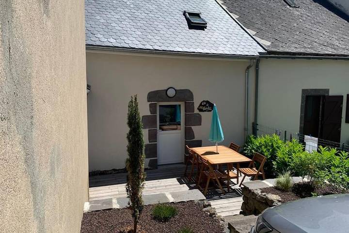 Location de vacances pour 4 personnes, avec terrasse, animaux acceptés à Saint-Bonnet-près-Orcival