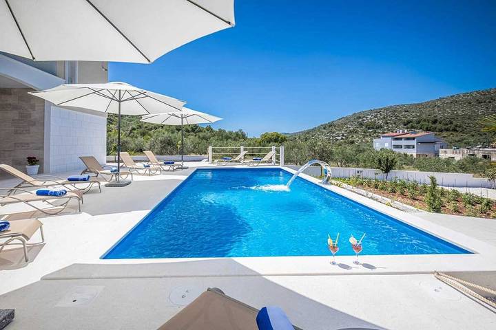 Villa mit pool für 14 Personen, mit Garten und Whirlpool sowie Pool in Marina - 2