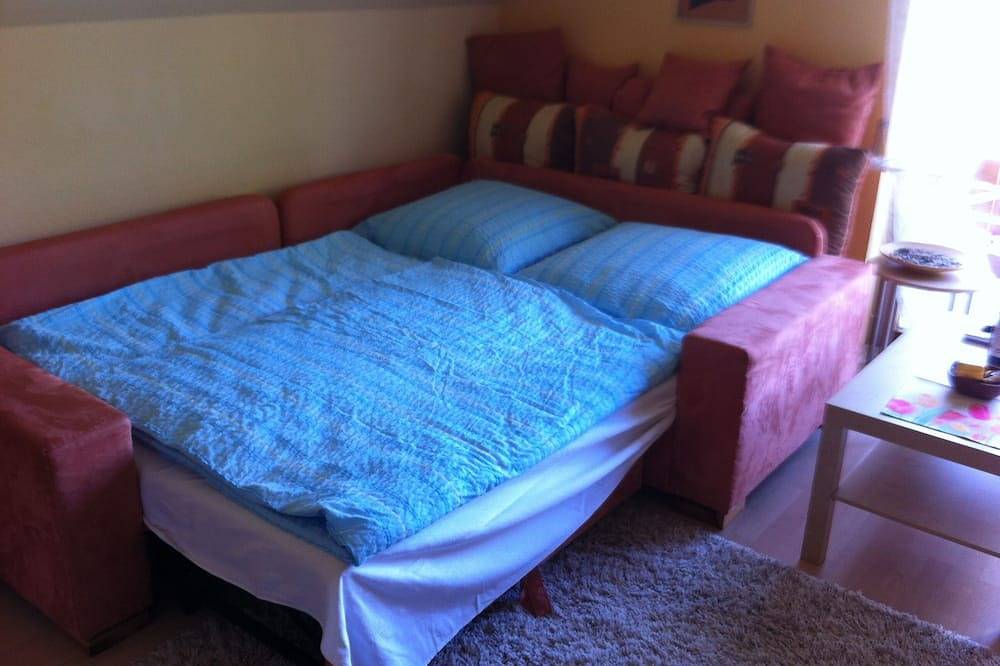 Ganze Wohnung, 3-Zimmer Wohnung für 4 Pers. mit Balkon, Wlan, Tgl Bad. 30 Min. nach Frankfurt in Hochstadt, Maintal