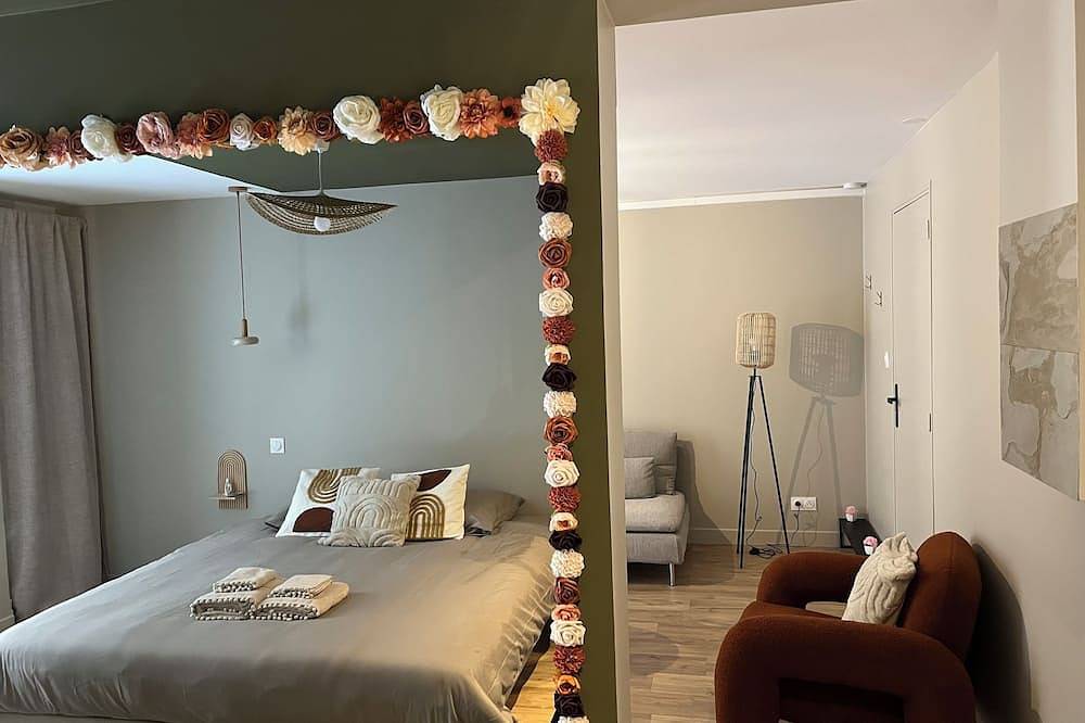 Entire apartment, Love Room Valence - Amour & Bulles in Bourg-lès-Valence, Valence region