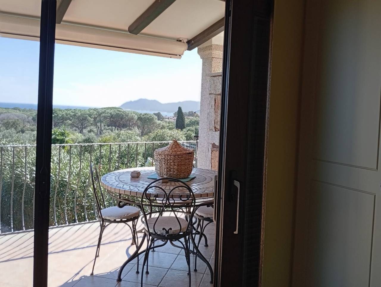 Holiday Home 'Gli Amici Di Adry' with Sea View, Wi-Fi and Air Conditioning in S'ena E Sa Chitta, Nuoro Province