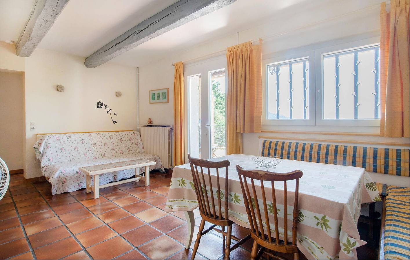 Wunderschöne Wohnung mit Meerblick, Pool und Parkplatz, 2 km von Grasse und Cabris entfernt in Grasse, Cannes und Umgebung
