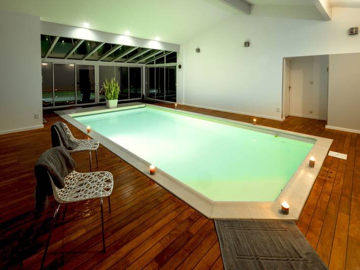 Maison de vacances pour 8 personnes, avec Balcon et Terrasse ainsi que Jardin et Piscine à Mervent