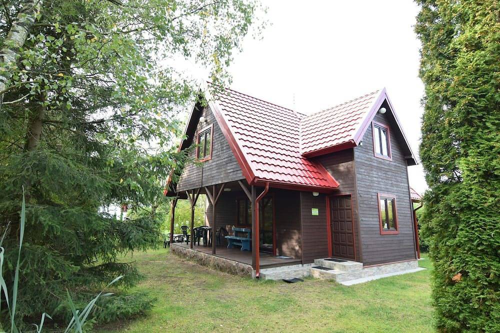 Ferienhaus mit Kamin und privatem Garten in Stężyca, powiat kartuski