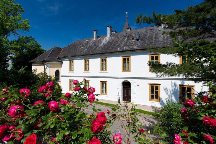 Ferienwohnung für 4 Personen, mit Garten und Pool sowie Ausblick