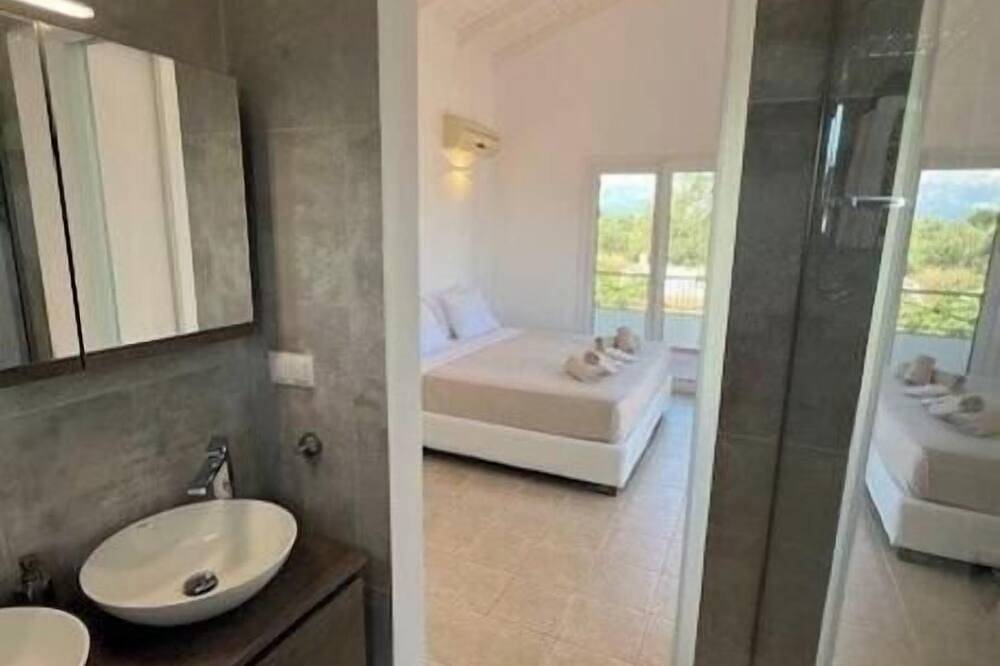 Villa Thelios, surrounded by nature and close to the Ionian Sea in Poulades, Korfu