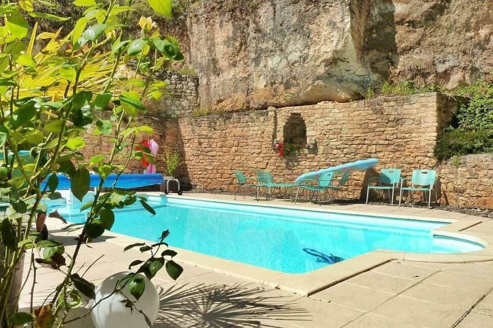 Nature and Charm*Pool*Beynac in Beynac-et-Cazenac, Périgord Noir