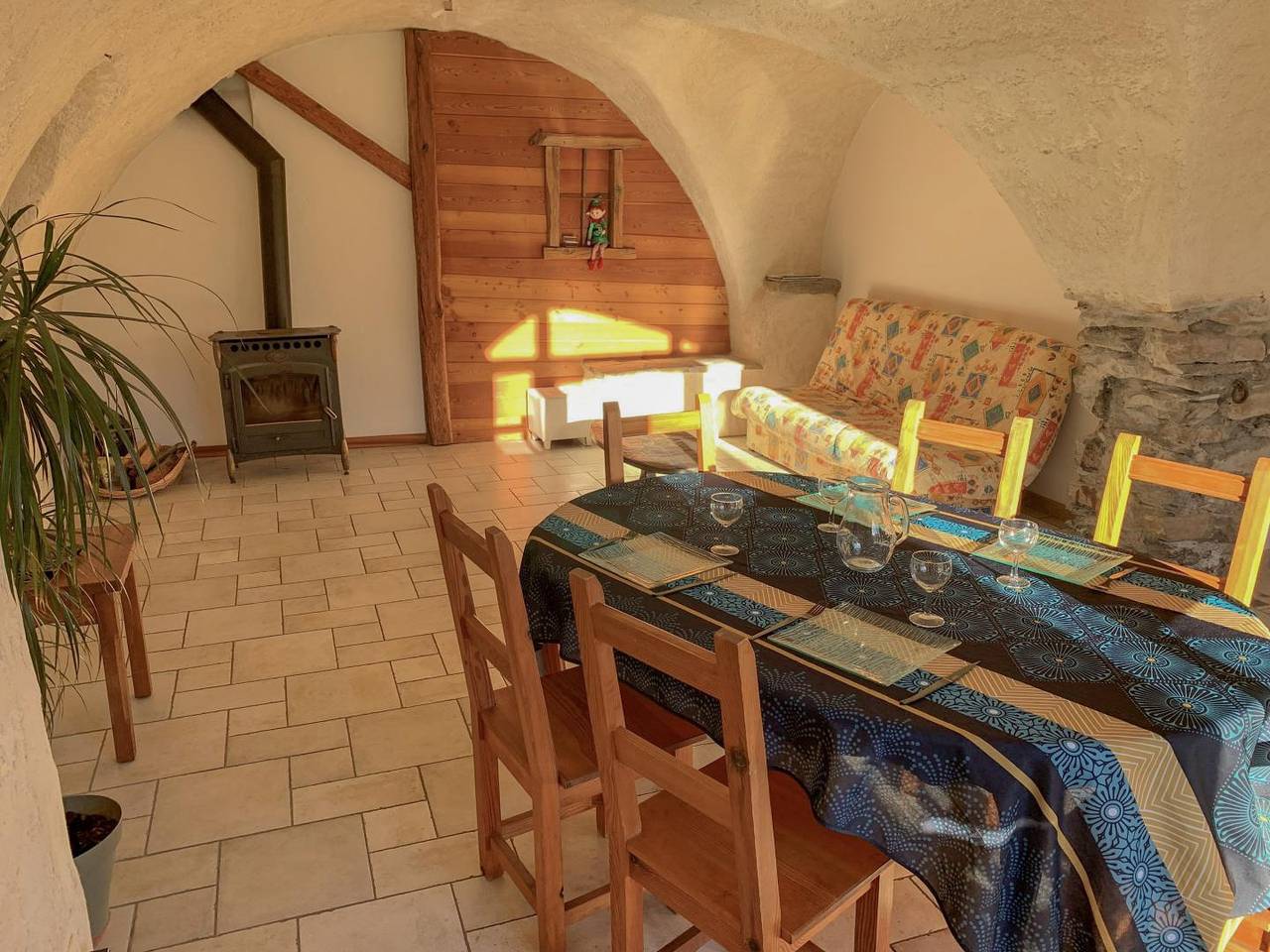 Ferienhaus mit Parkplatz, Waschmaschine, Garten in der Nähe von Restaurants und Flüssen in Châteauroux-les-Alpes, Nationalpark Écrins