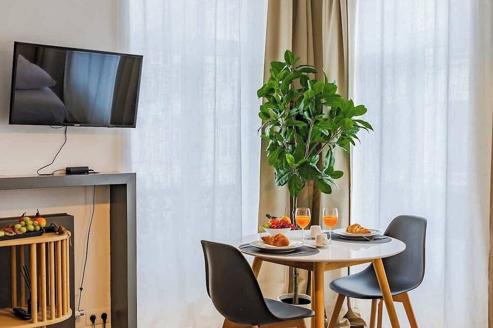 Entire apartment, Cozy Studio with Unesco Views in Brussels, Brussels region