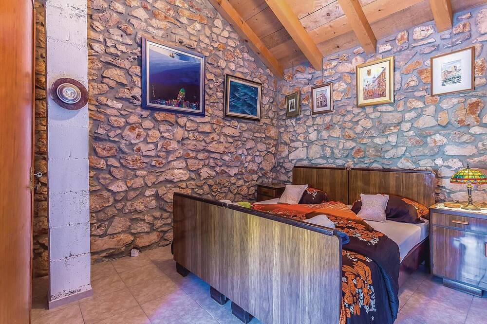 Nice home in Ledenice in Novi Vinodolski, Primorje-Gorski Kotar