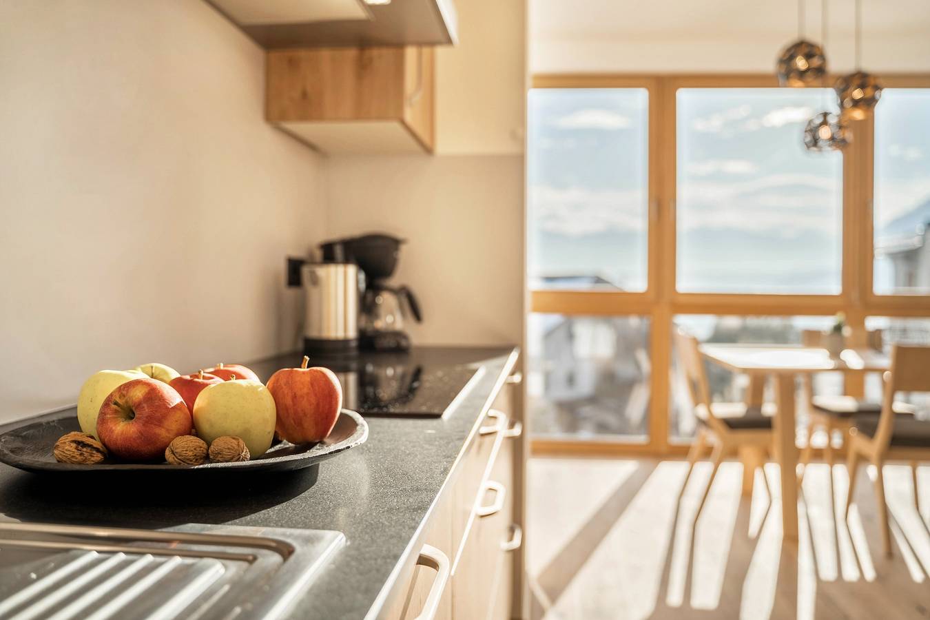 Ganze Wohnung, Freundliche Ferienwohnung "Zirbe im Nockerhof" mit Bergblick, Wlan & Terrasse in Andrian, Nonsberggruppe