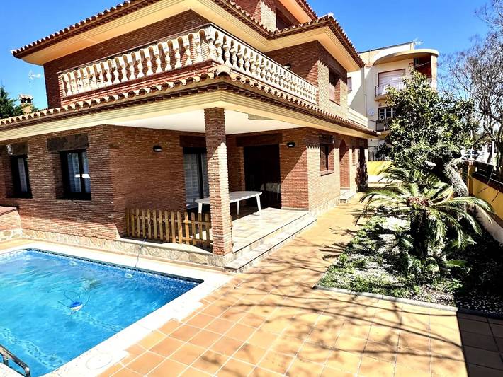 Villa for 12 people, with garden in Salou